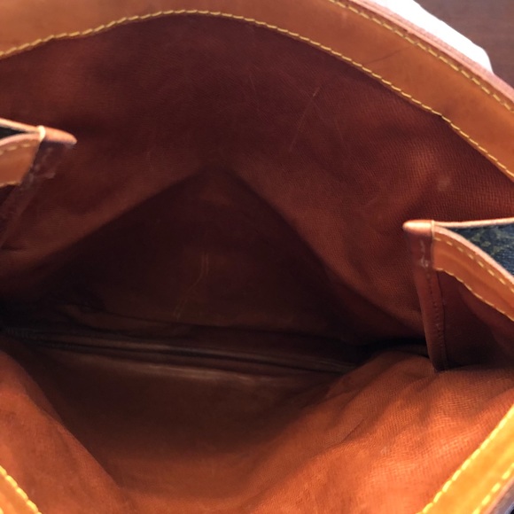 Louis Vuitton Pliante Clutch - Picture 6 of 8